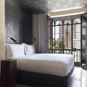 فندق أي أم أي كاتدرال إشبيلية